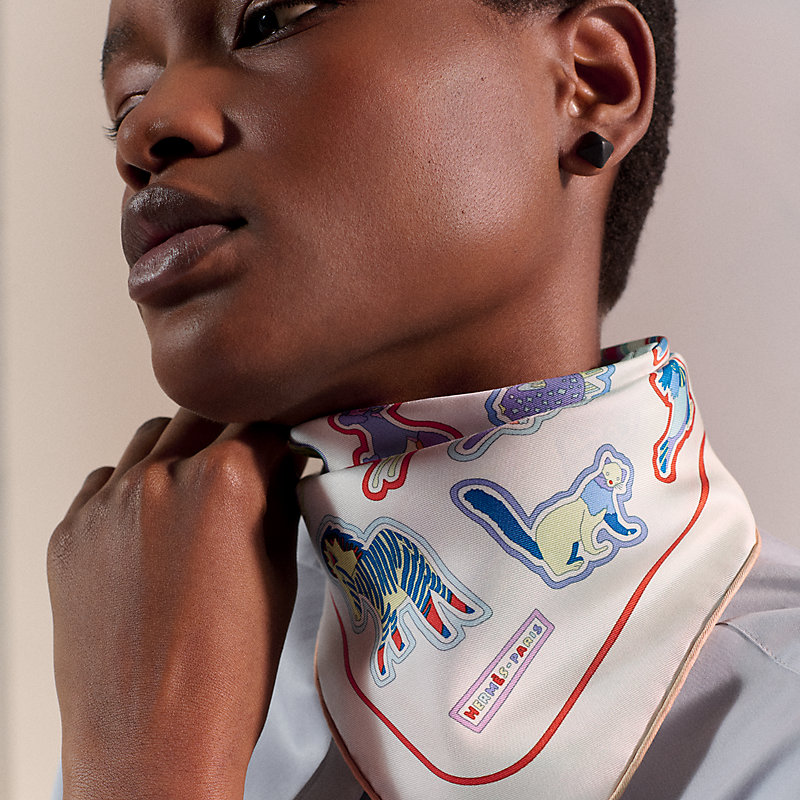 Caracteristick Detail scarf 45 | Hermès Canada
